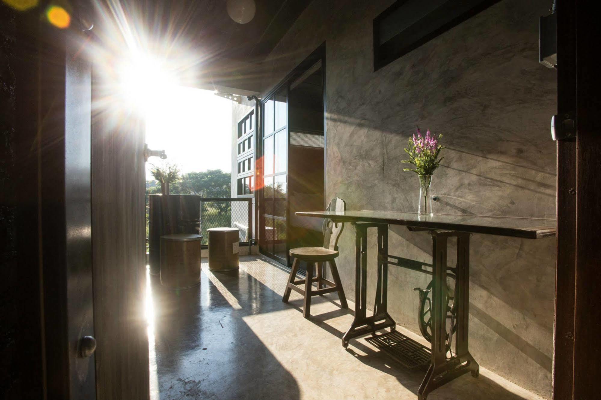Rumpai Loft Habitat Chiang Mai Exterior photo
